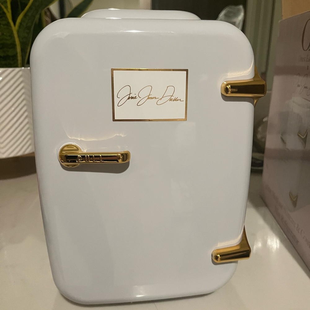 Jessie James Decker White & Gold mini fridge